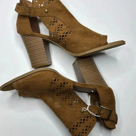 American Eagle size 11 platform sandals with block heels in tan - Picture 3 of 8